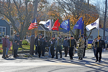 Acushnet holds parade honoring veterans