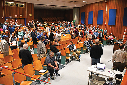 Fhvn Town Meeting supports override vote